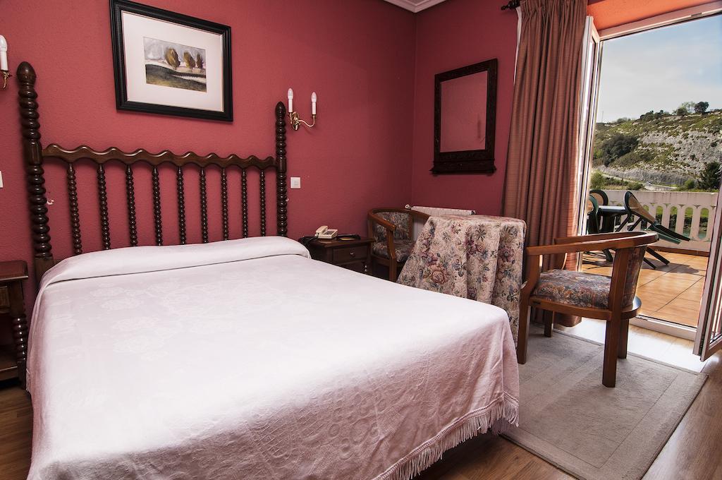 Riodeva Hotel Unquera Værelse billede