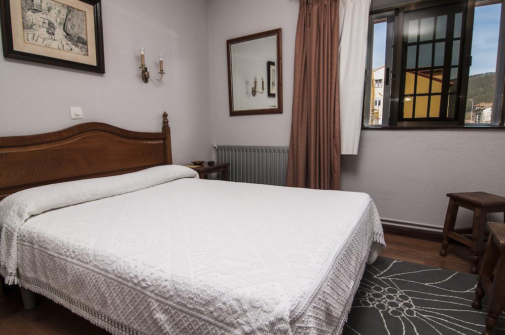 Riodeva Hotel Unquera Værelse billede
