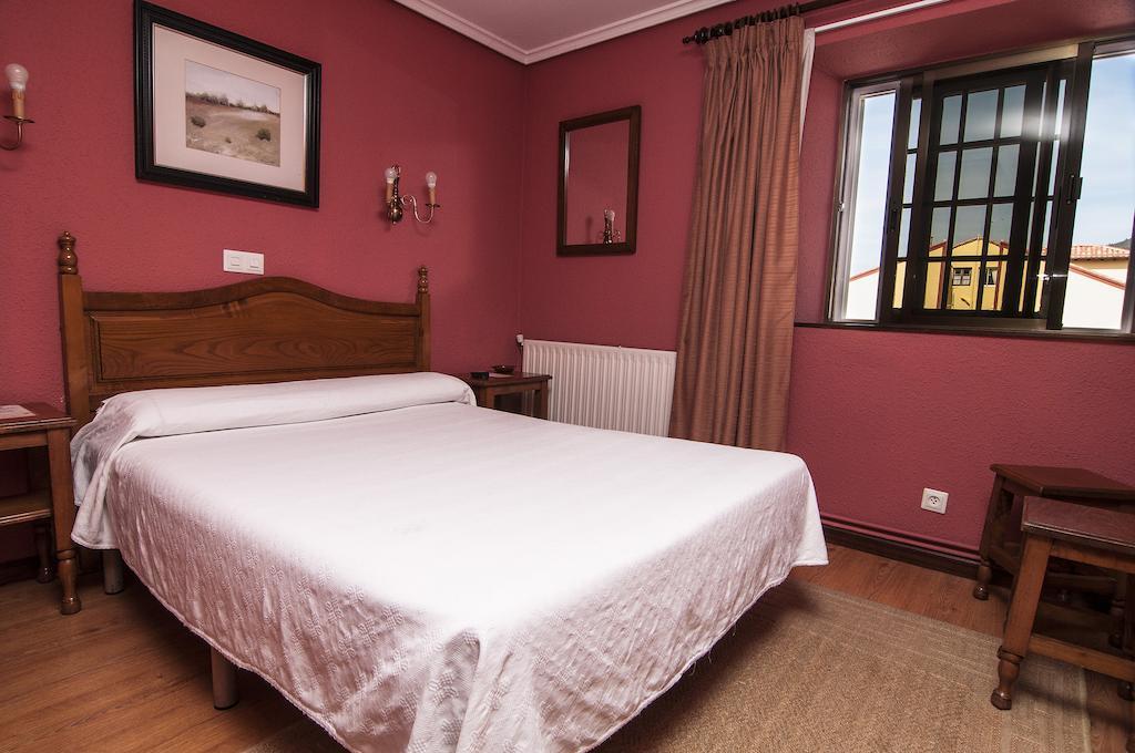 Riodeva Hotel Unquera Værelse billede