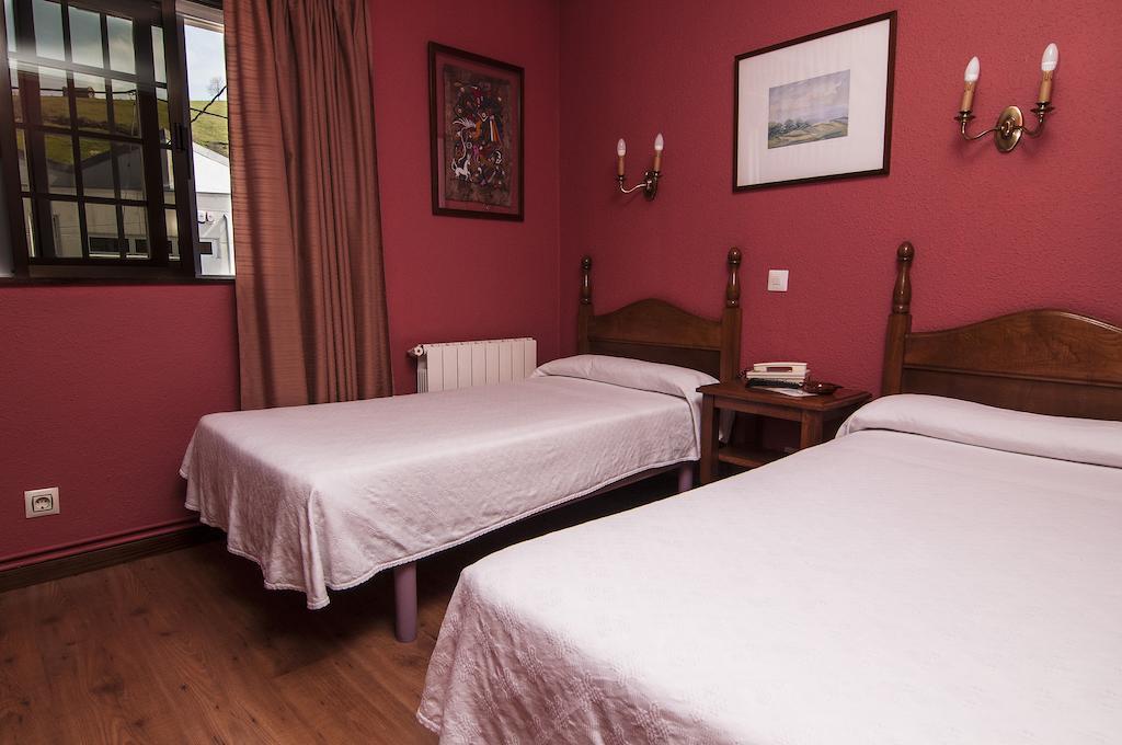 Riodeva Hotel Unquera Værelse billede