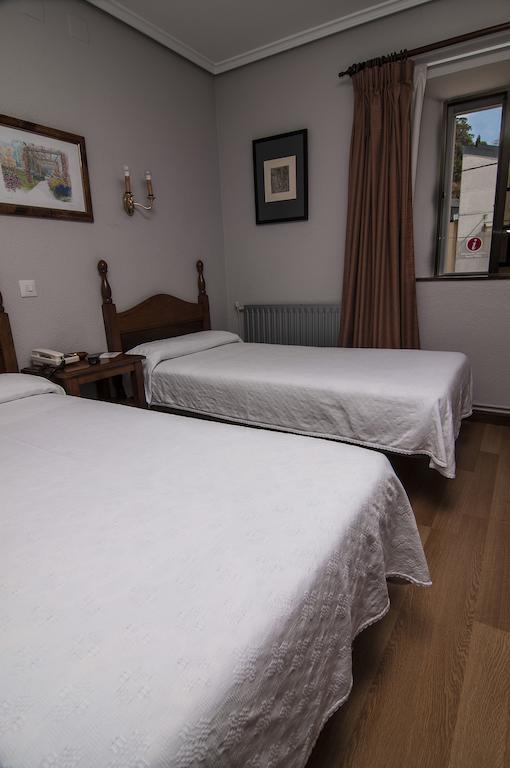 Riodeva Hotel Unquera Værelse billede